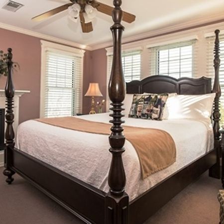 Steeles Tavern Manor Bed & Breakfast Raphine Екстериор снимка