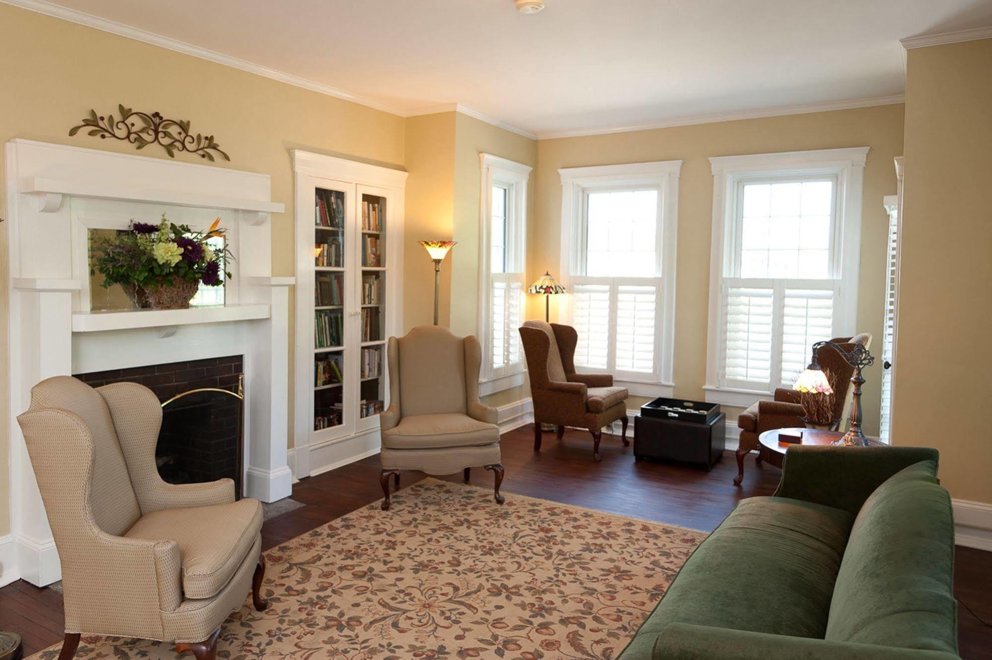 Steeles Tavern Manor Bed & Breakfast Raphine Екстериор снимка