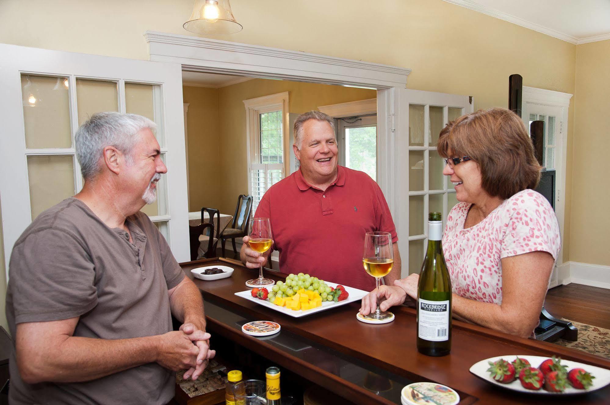 Steeles Tavern Manor Bed & Breakfast Raphine Екстериор снимка