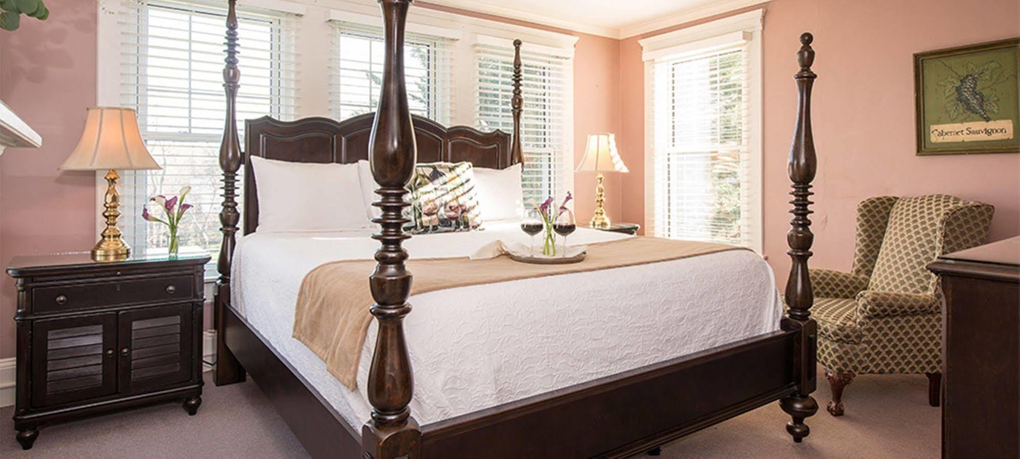Steeles Tavern Manor Bed & Breakfast Raphine Екстериор снимка