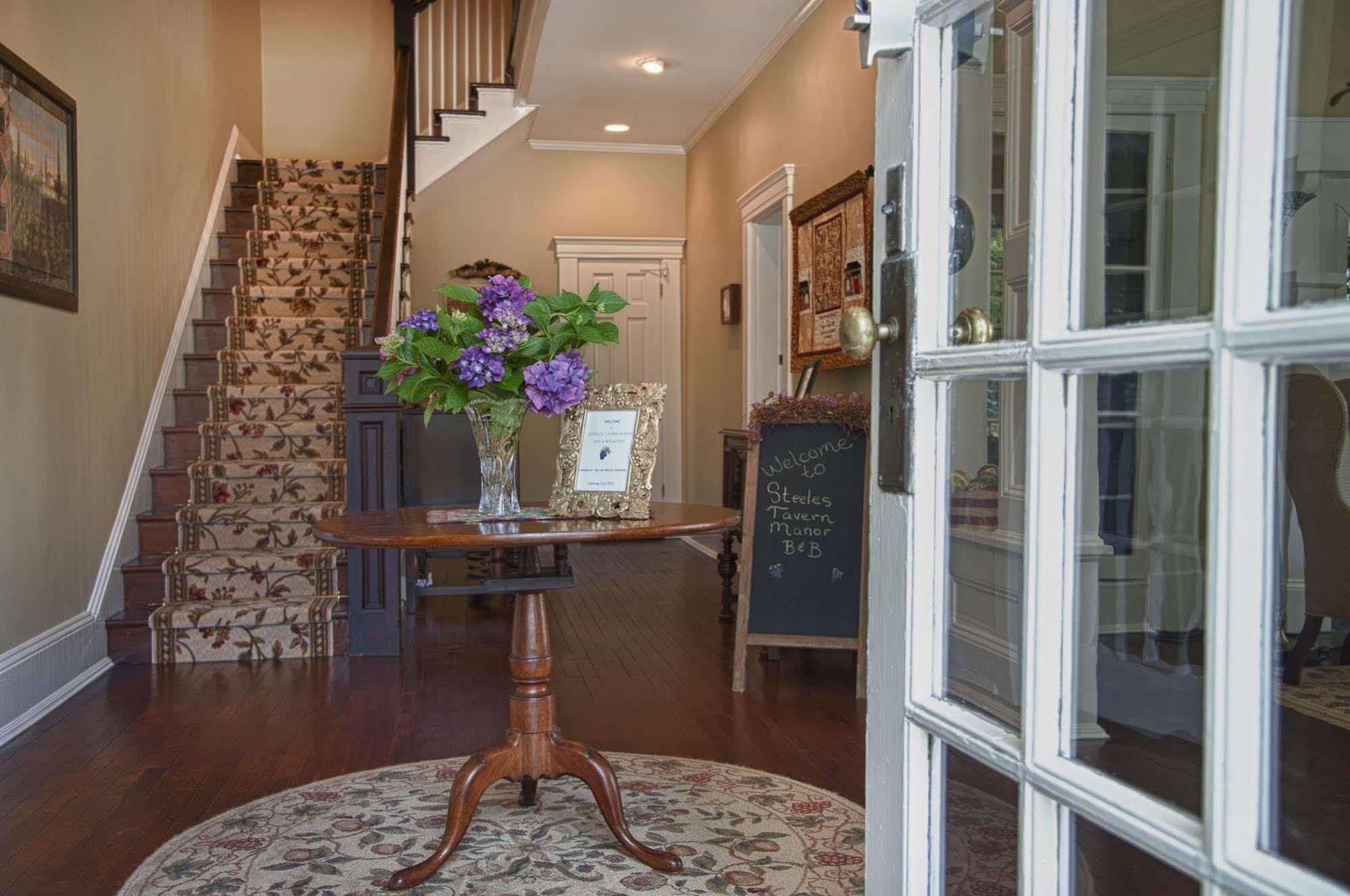 Steeles Tavern Manor Bed & Breakfast Raphine Екстериор снимка